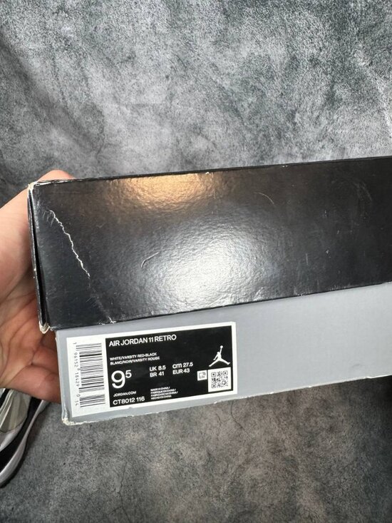 Size 9.5 | Jordan 11 Concord With Box | Pre-Owned main image 7